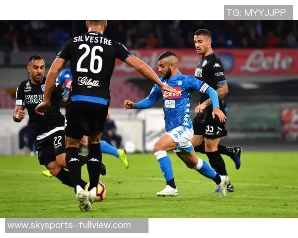 世界杯精彩瞬间那不勒斯3-0战胜利物浦帽子戏法引发全场狂欢