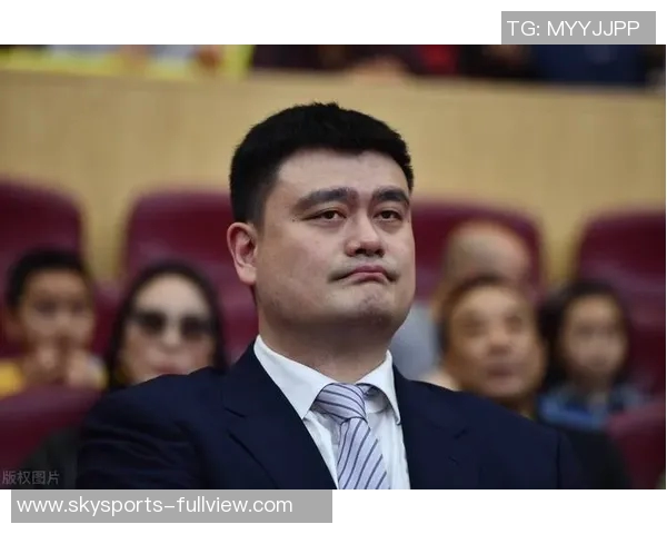 姚明的时尚之路从篮球场到Vogueme的华丽转身