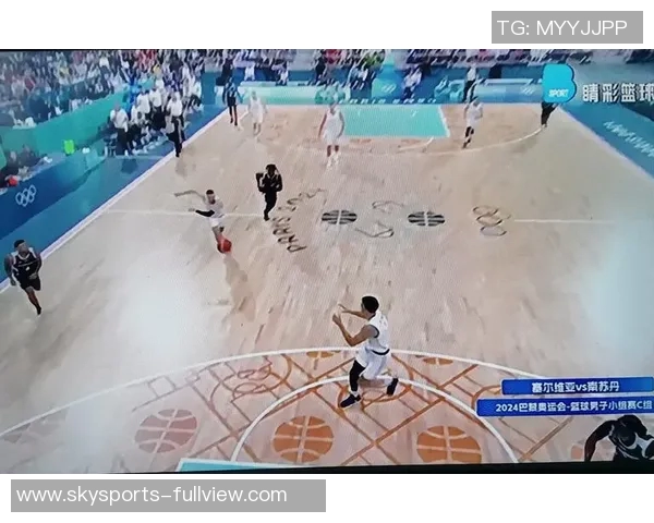 法尔与姚明的篮球传奇对决：跨越时代的巨人之战与友谊的传承