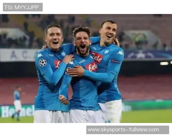 意甲焦点战那不勒斯与切尔西握手言和争议判罚引发全场热议